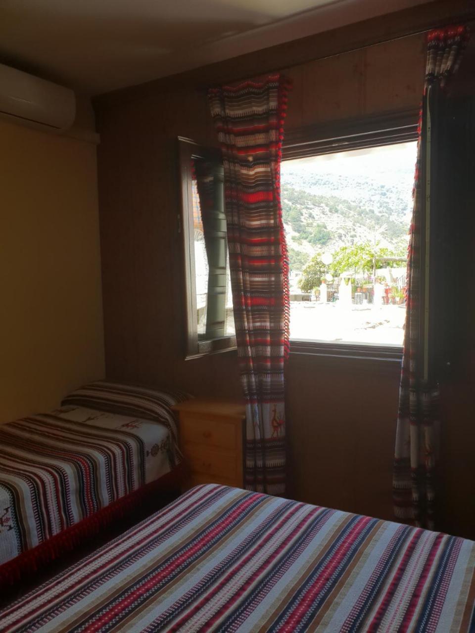 Hostal Pampaneira Buitenkant foto